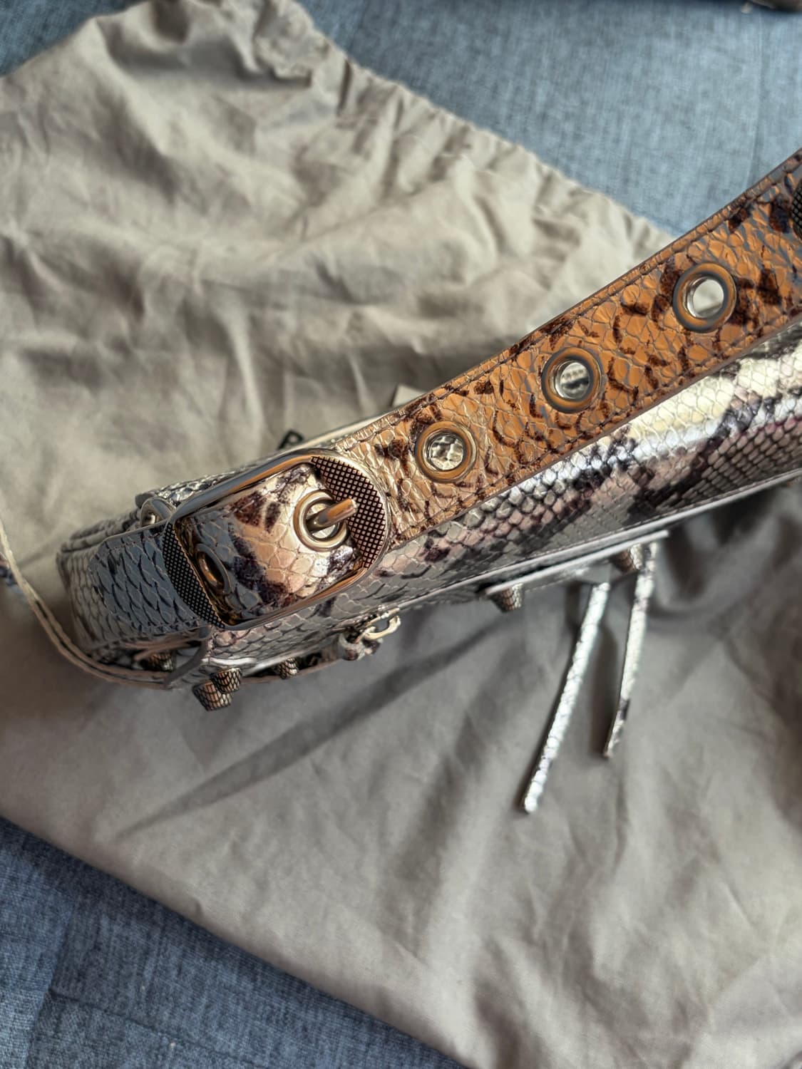 발렌시아가 르카골 슬링백 S 스몰 실버 상품이미지2