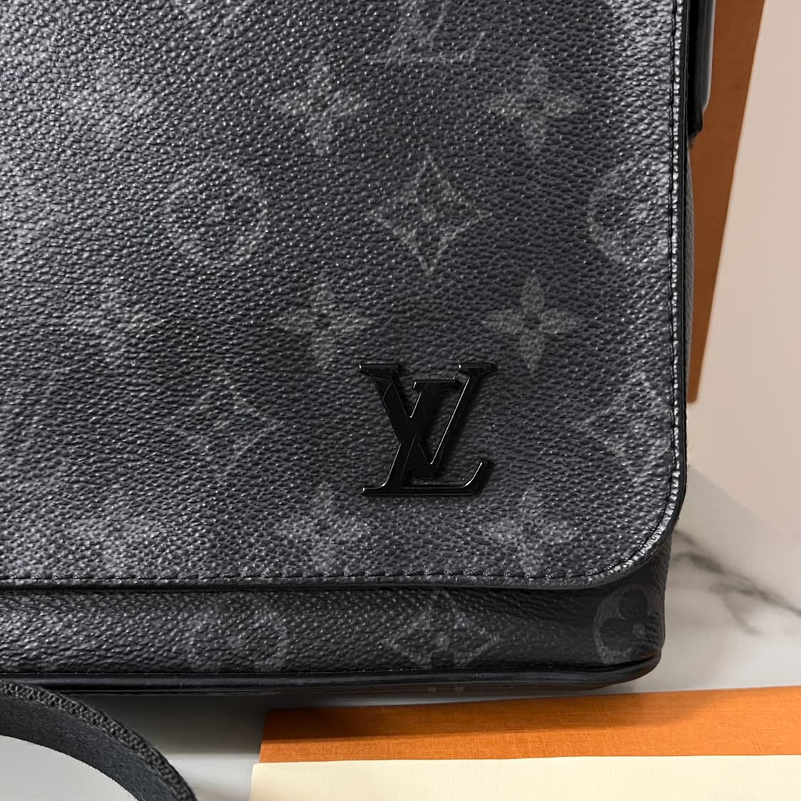 [A급/정품] 루이비통 디스트릭트 pm 메신저 크로스백 가방 상품이미지5