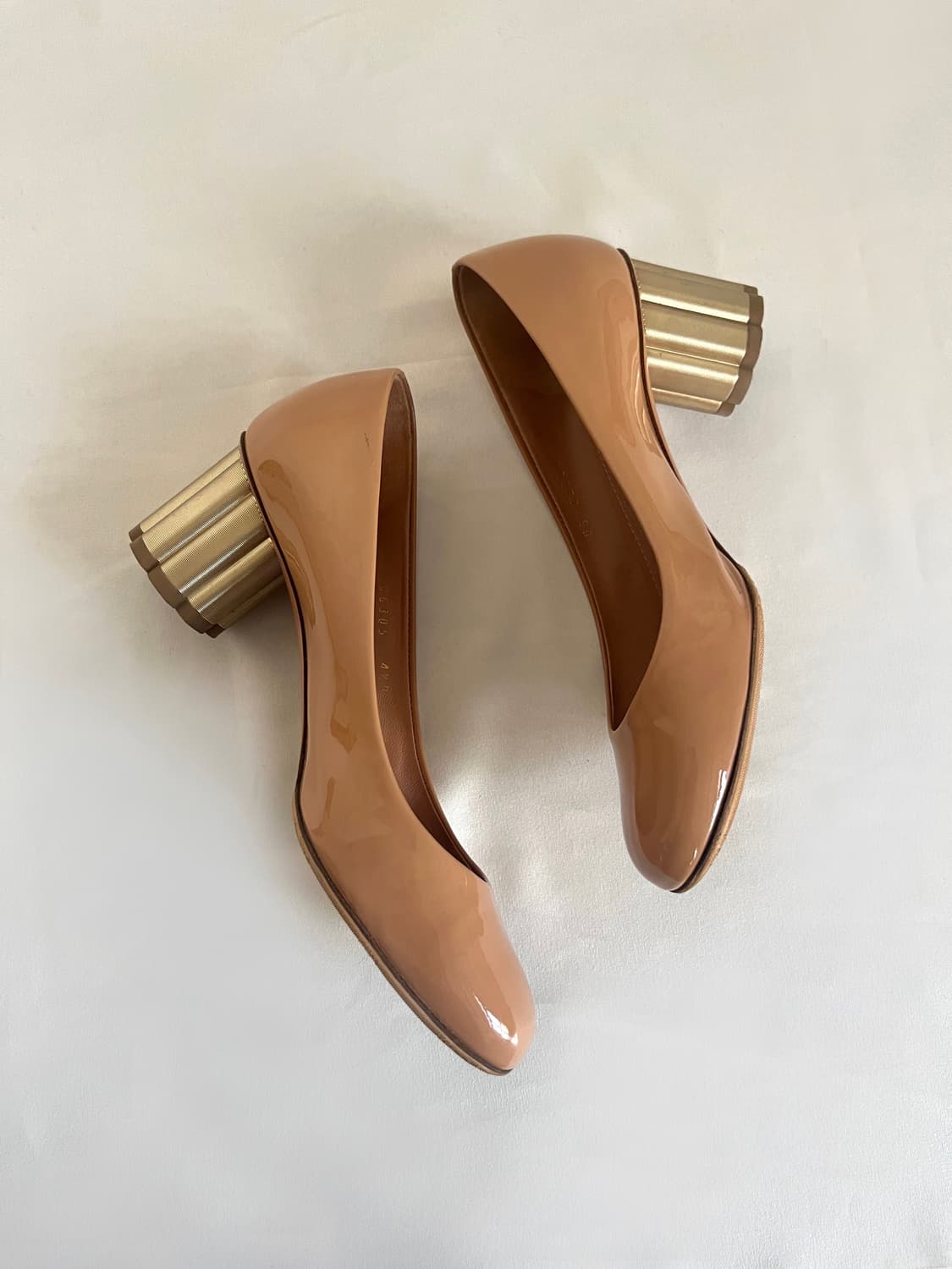 페라가모 누드핑크 플라워 힐 상품이미지9