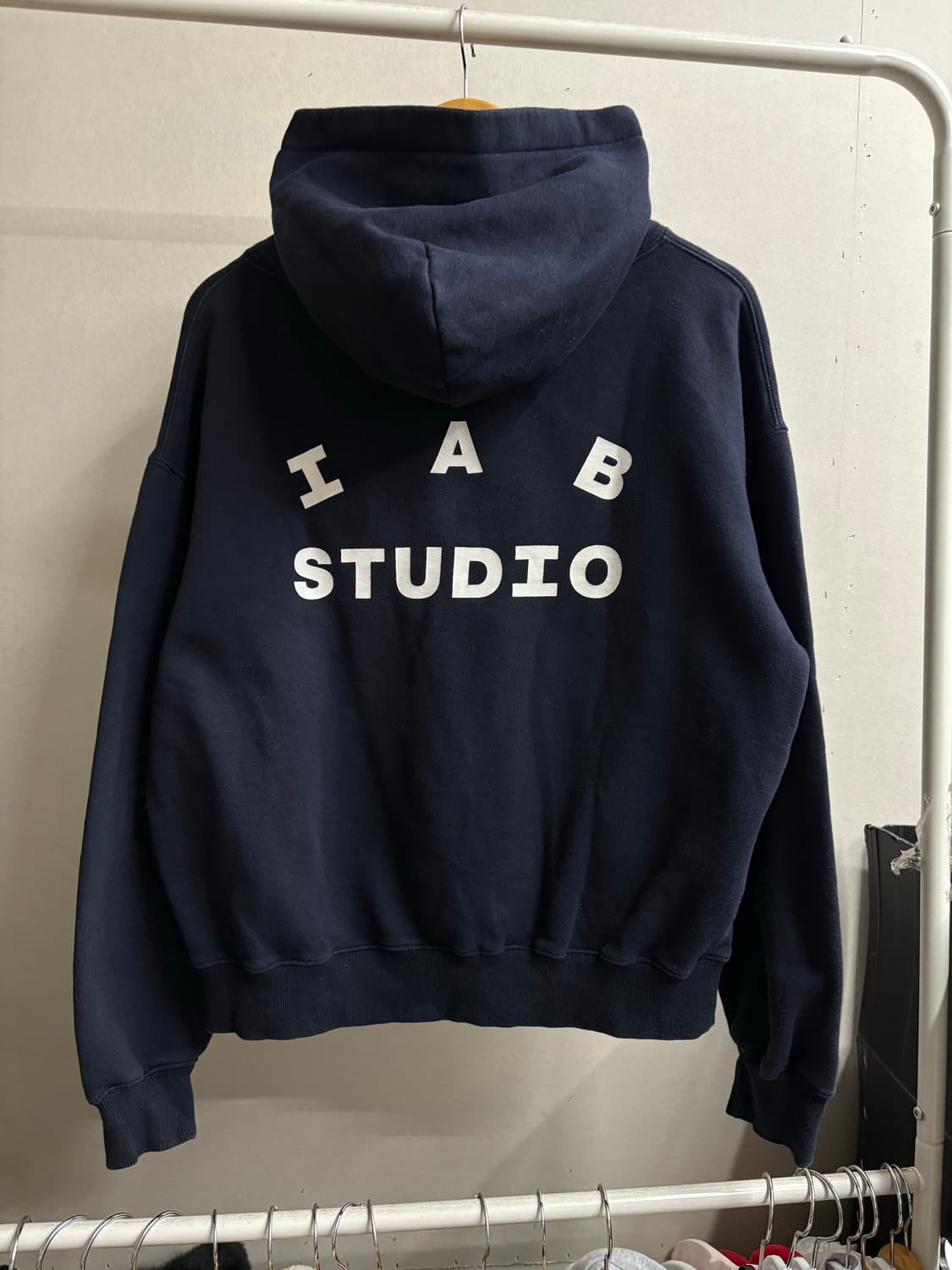 아이앱 네이비 후디 상품이미지1