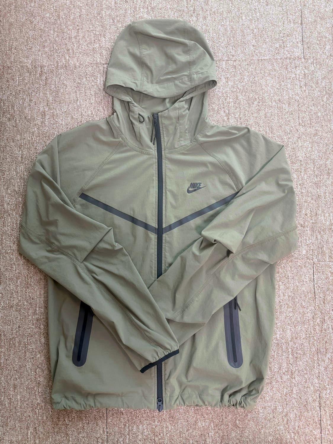 나이키 테크 윈드러너 올리브 M 사이즈 상품이미지2