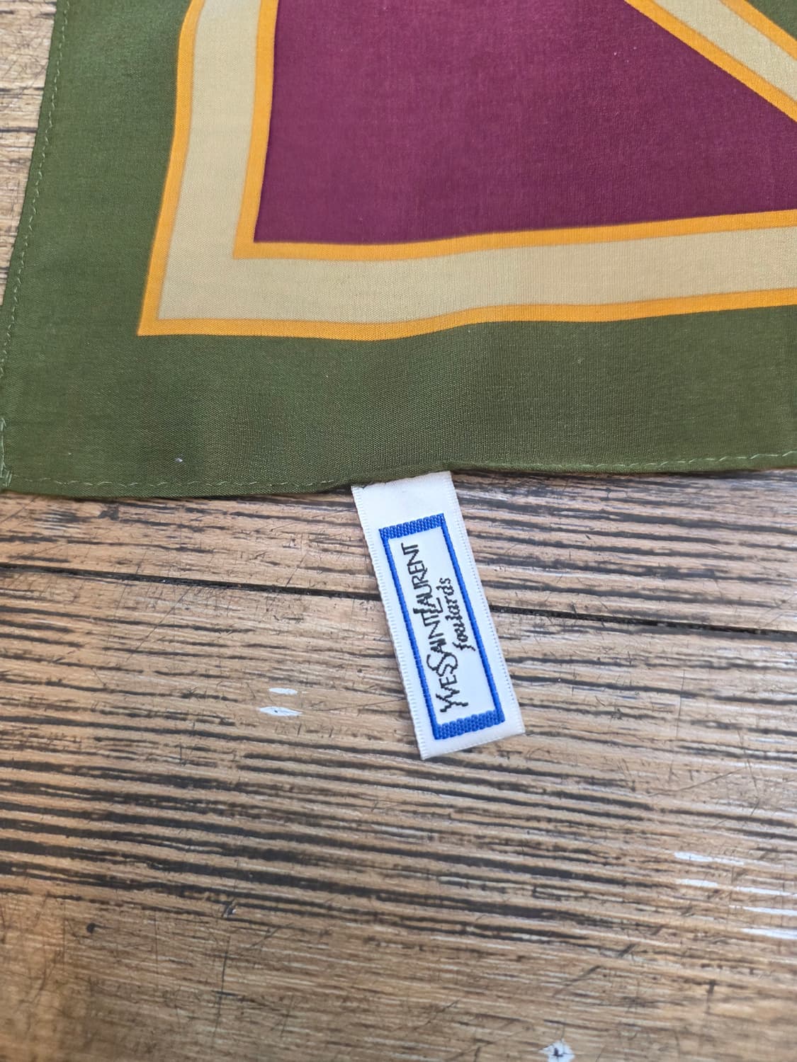 입생로랑패턴스카프 상품이미지2