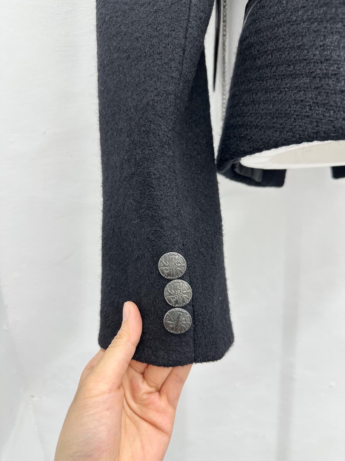 Brooch detail mixed texture jacket 상품이미지10