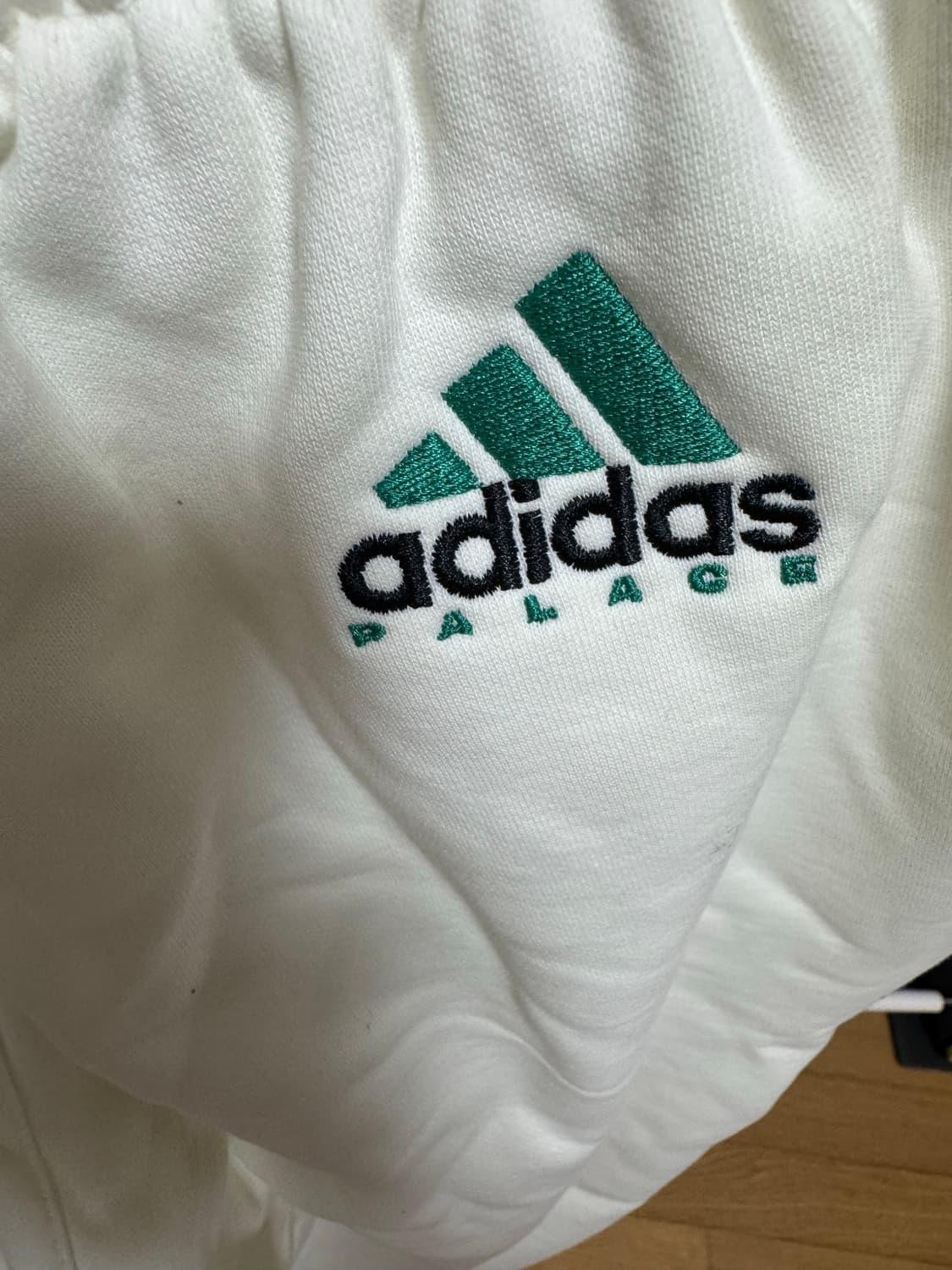 팔라스 x 아디다스 이큅먼트 팬츠 미친 가격에 판매합니다! 상품이미지5