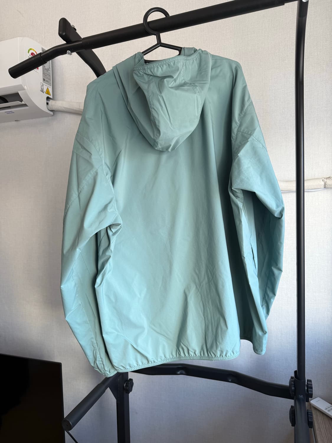 포켓터블 UV protection 파카, 와이드핏 카고팬츠  상품이미지2