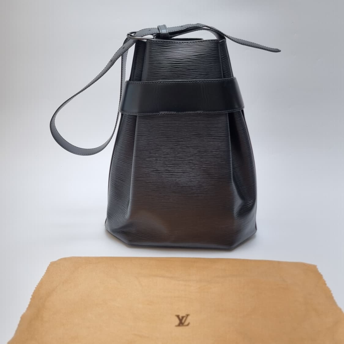 루이비통 에삐 삭데폴 버킷백 숄더백 (GM 사이즈) 상품이미지4
