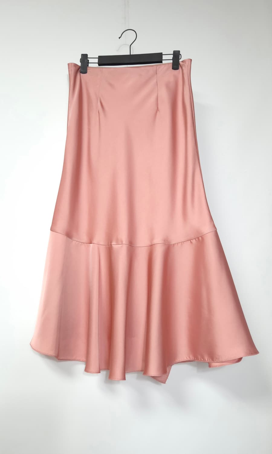 한섬 시스템 새틴 로즈핑크 언밸런스 밴딩 스커트  67-98 상품이미지5