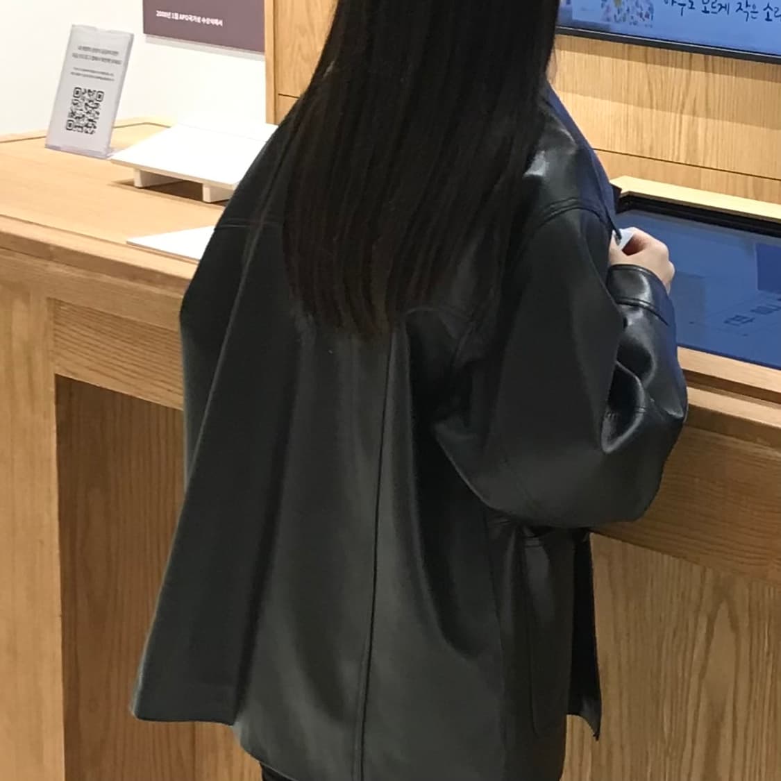 Modest Mood 비건 레더 재킷 상품이미지3