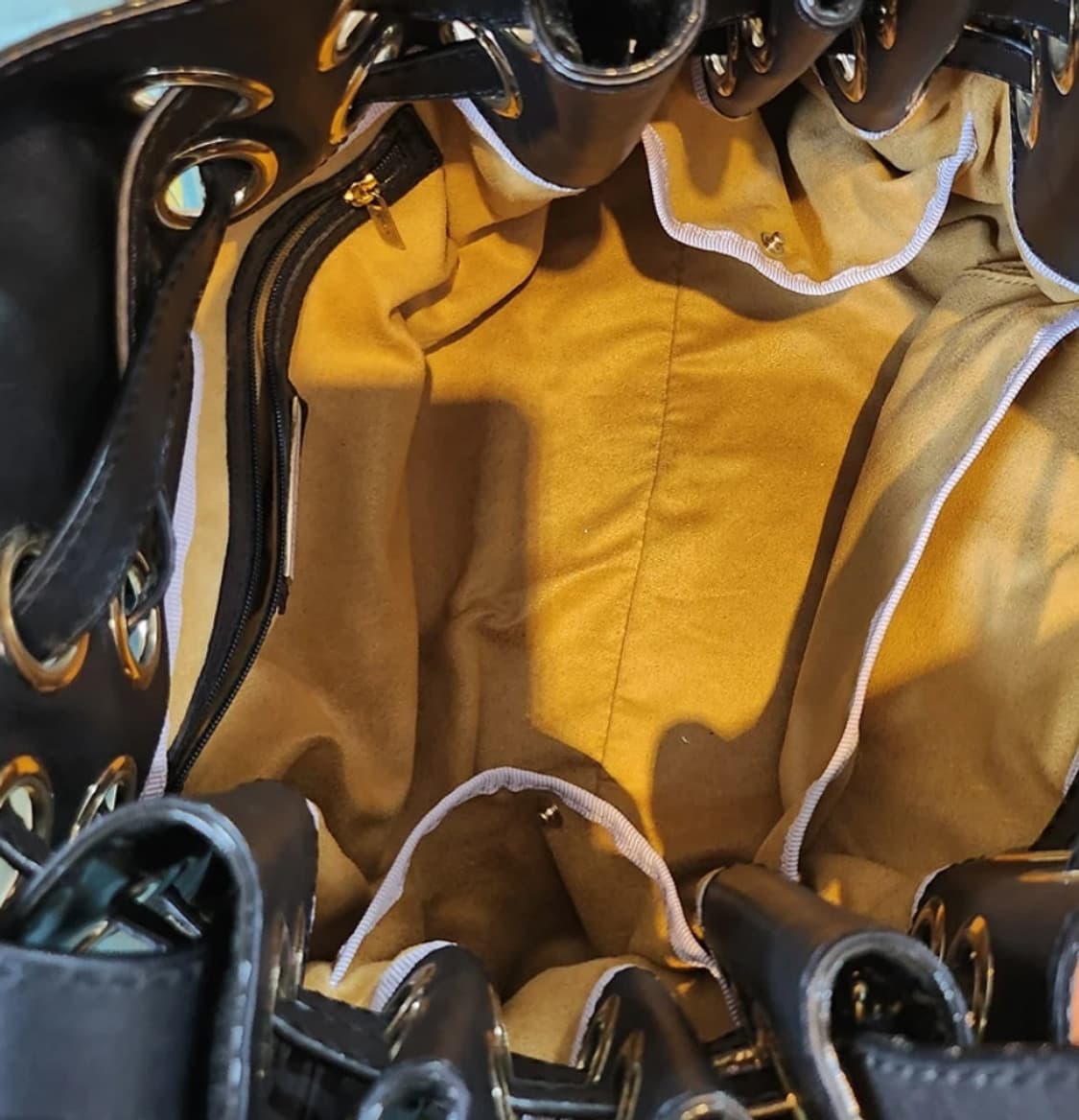 지미추 블랙 에나멜 빅백 상품이미지2