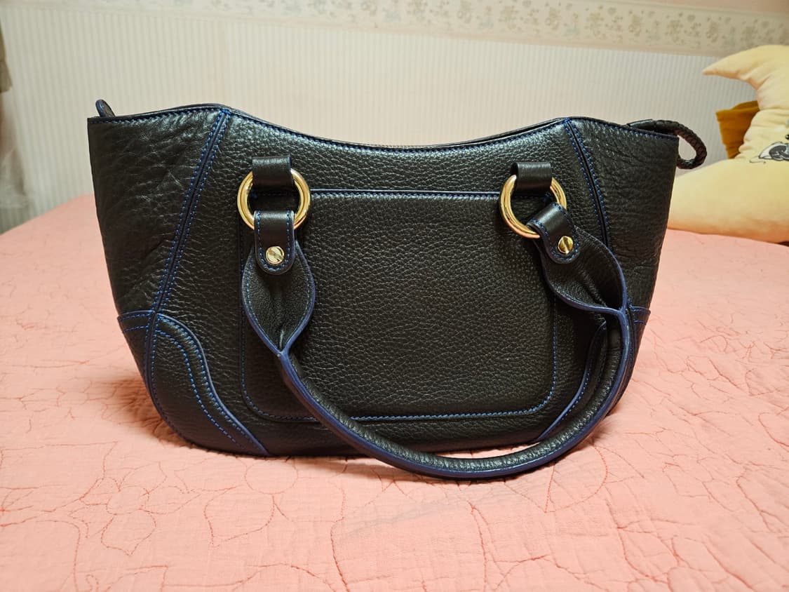 새상품. 루이까또즈 가죽 토드백 상품이미지2