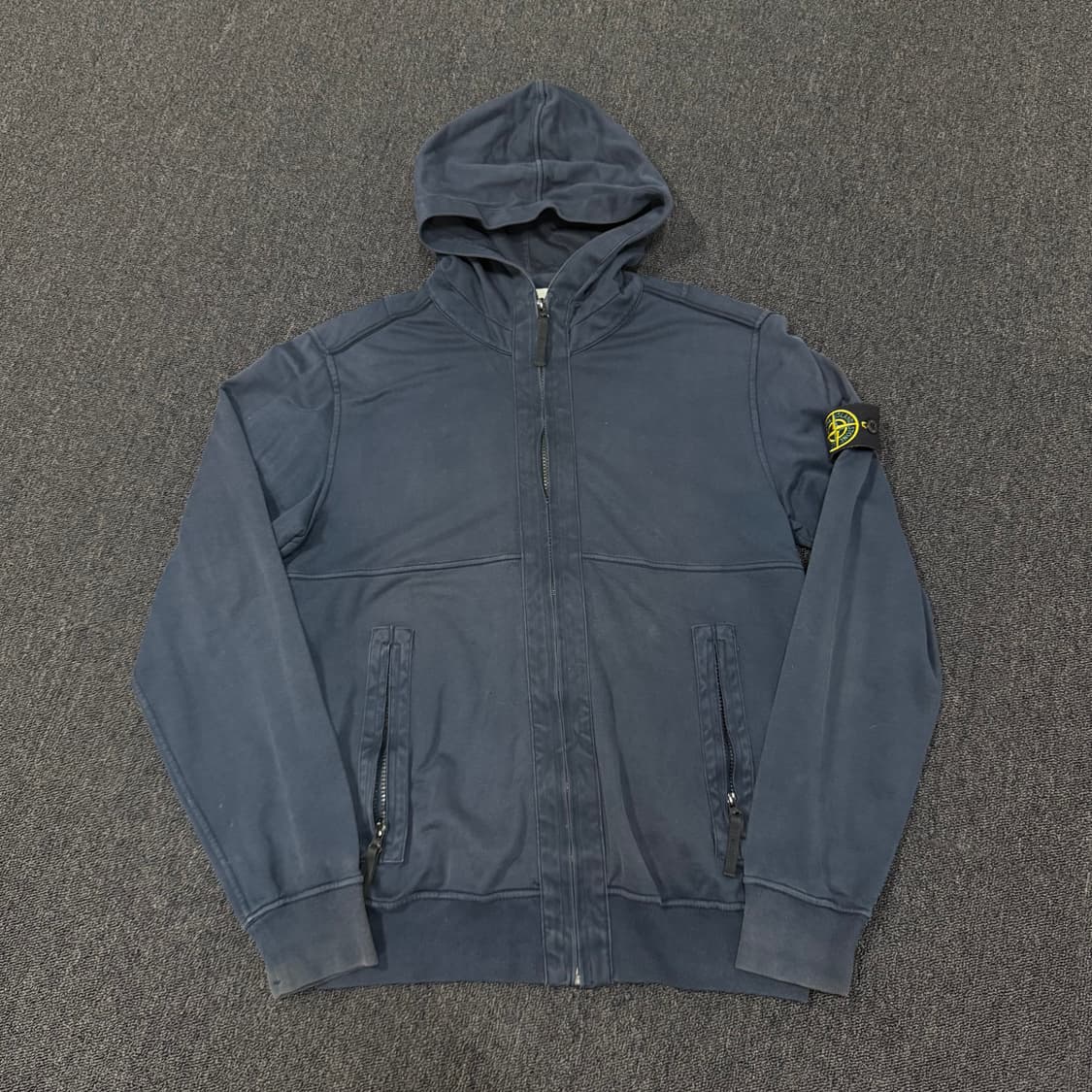 스톤아일랜드 네이비 후드집업 상품이미지1