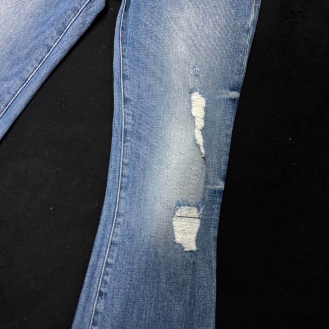 26 FRAME DENIM 프레임데님 디스트로이드 크롭 부츠컷 플레어진 상품이미지3