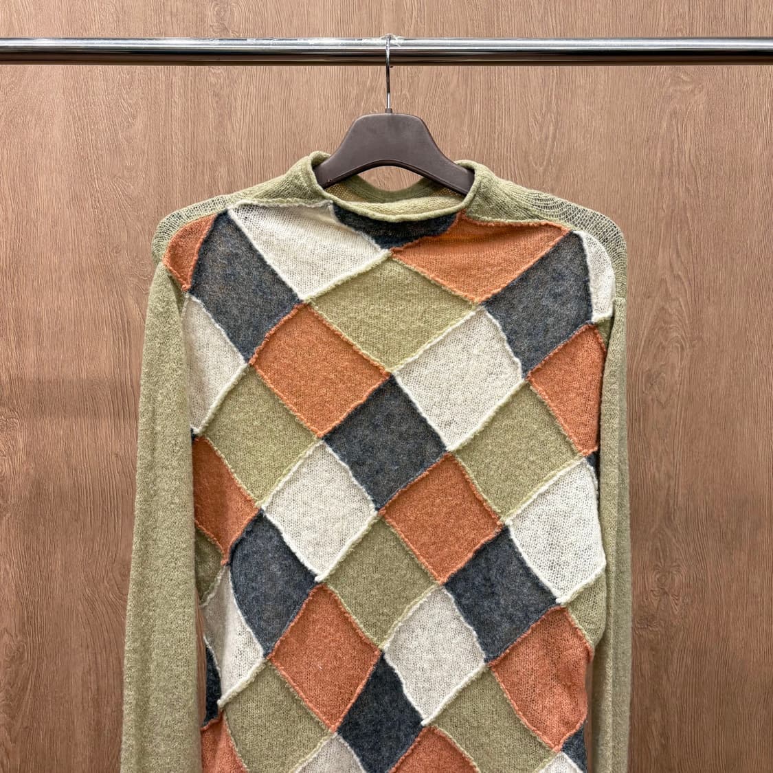 버버리 런던 모헤어 믹스 긴팔 니트 패치워크 아가일 패턴 디테일 베이지 상품이미지4