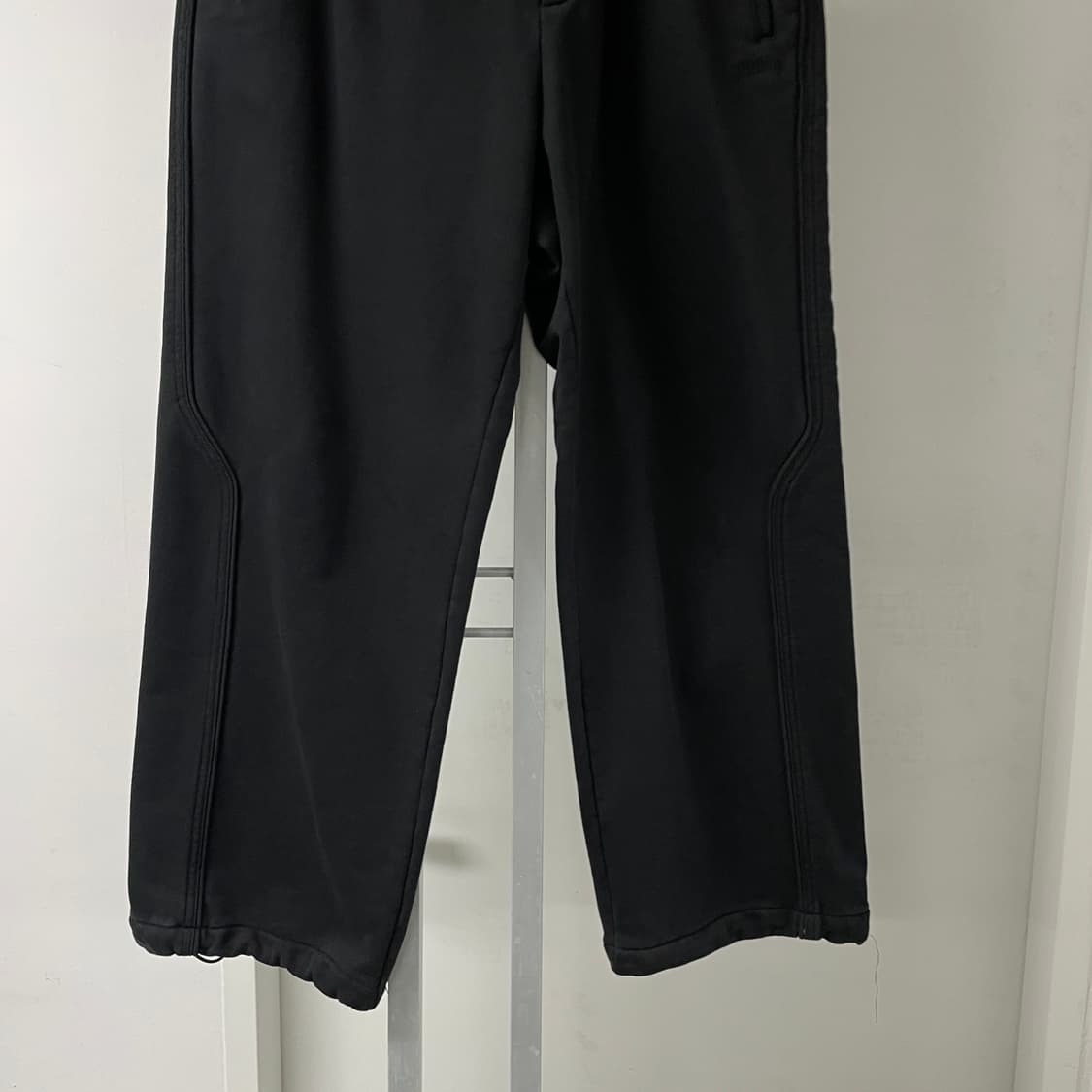 준지 로고 트레이닝 팬츠 블랙 46 상품이미지3