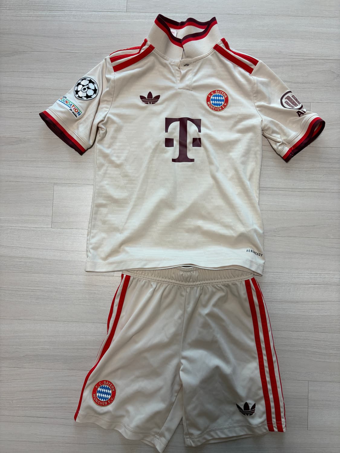 뮌헨 아디다스 키즈 유니폼 (공홈구매,케인마킹) 상품이미지1