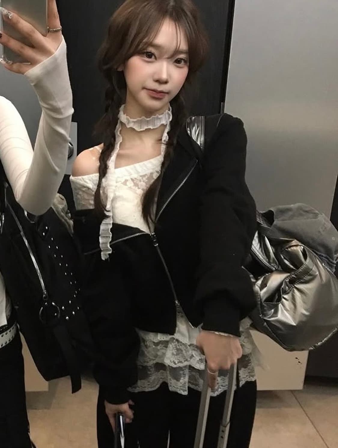 새상품 크롭 후드집업블랙+프릴 레이어드 스커트 상품이미지5