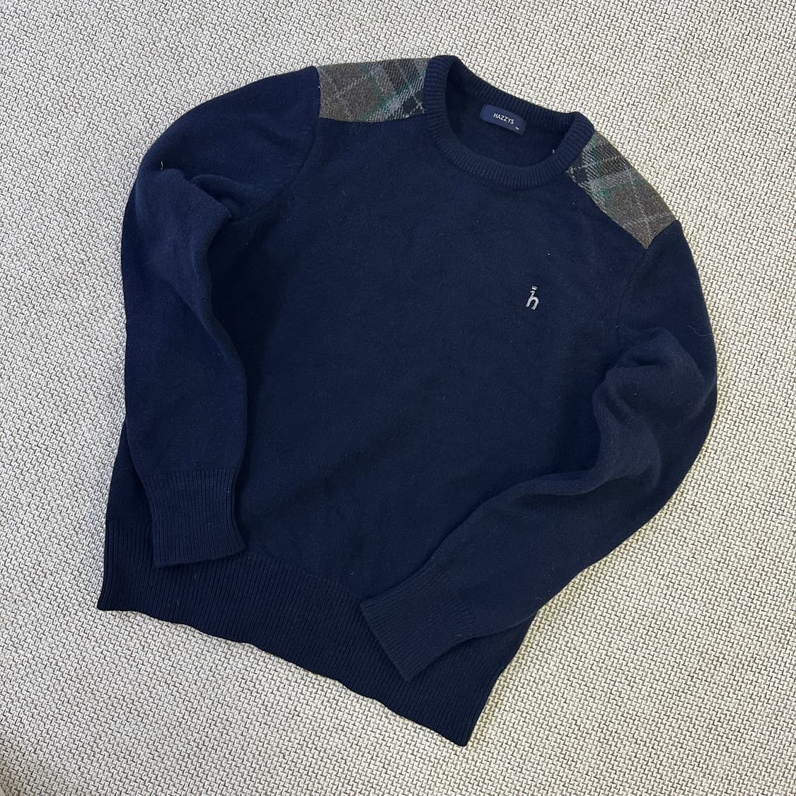 100 헤지스 어깨포인트 니트 0316D 상품이미지1