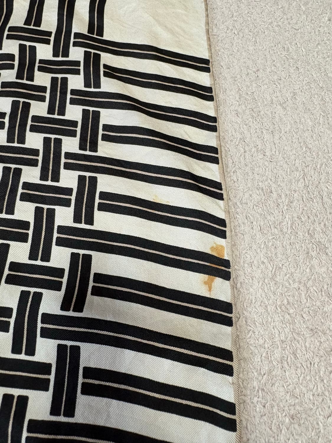 피에르 발망 핸드롤링 실크 스카프 상품이미지4