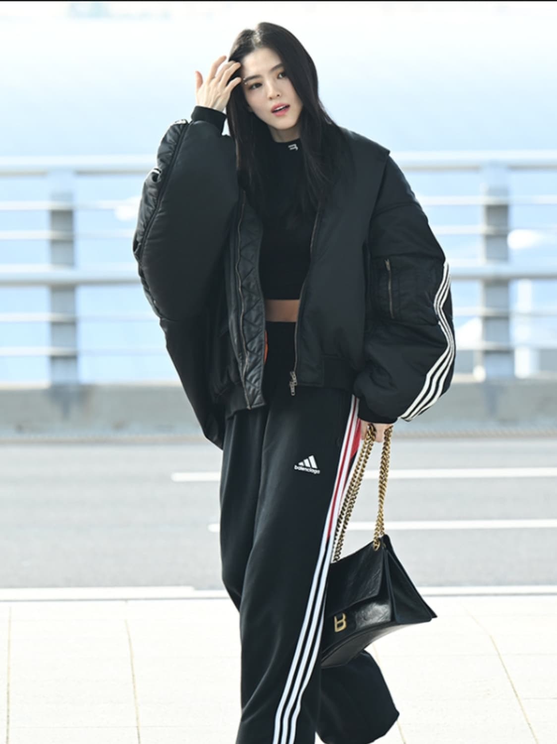 발렌시아가 아디다스 한소희 봄버 48 상품이미지1