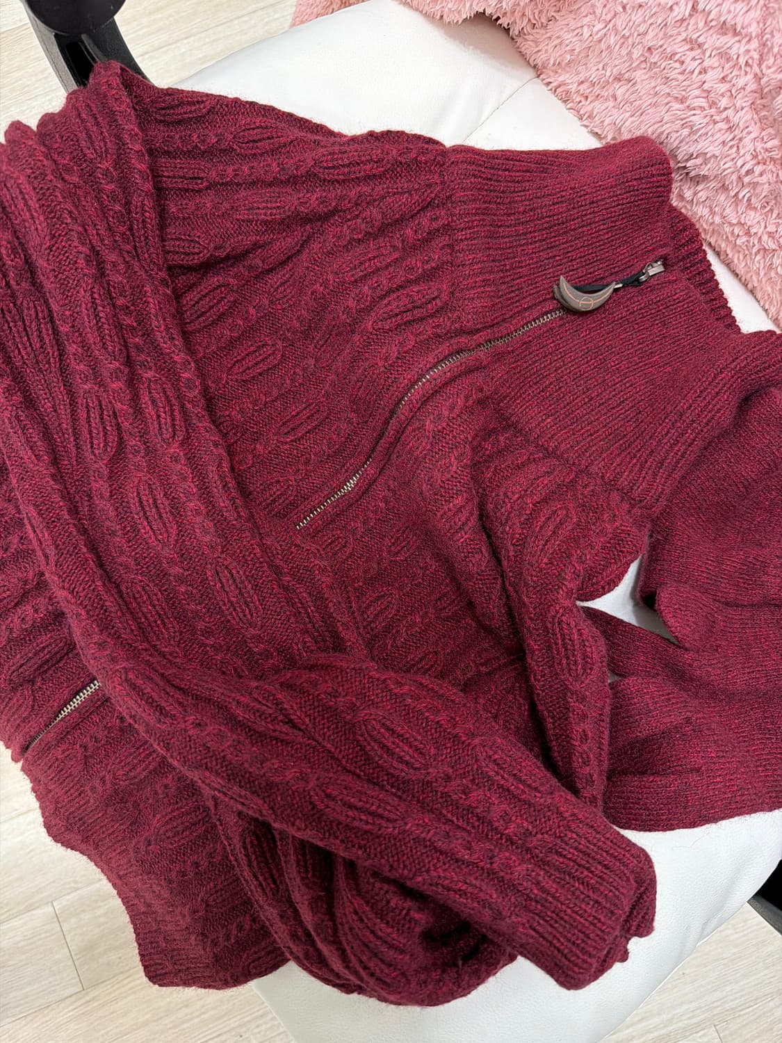 Hyein Seo Cropped Knit Sweater w/ Gloves 상품이미지4