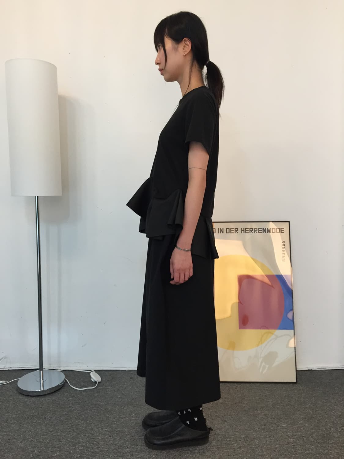 Black Ruffle Hem T-Shirt 상품이미지2