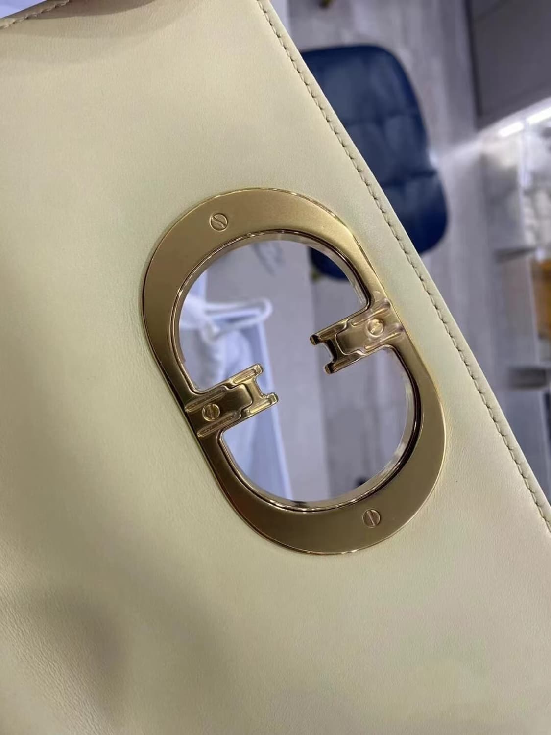 디올 카로백 미듐 베이지 상품이미지4