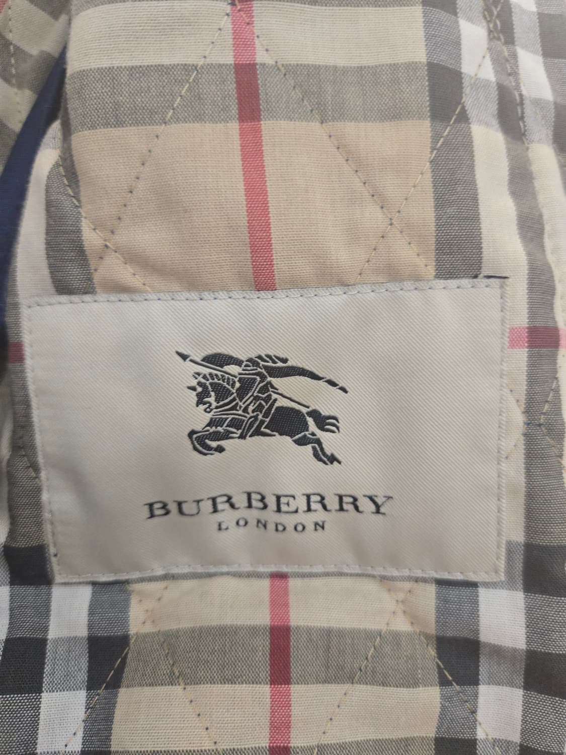 버버리 네이비 퀼팅 자켓 체크 포인트 상품이미지4