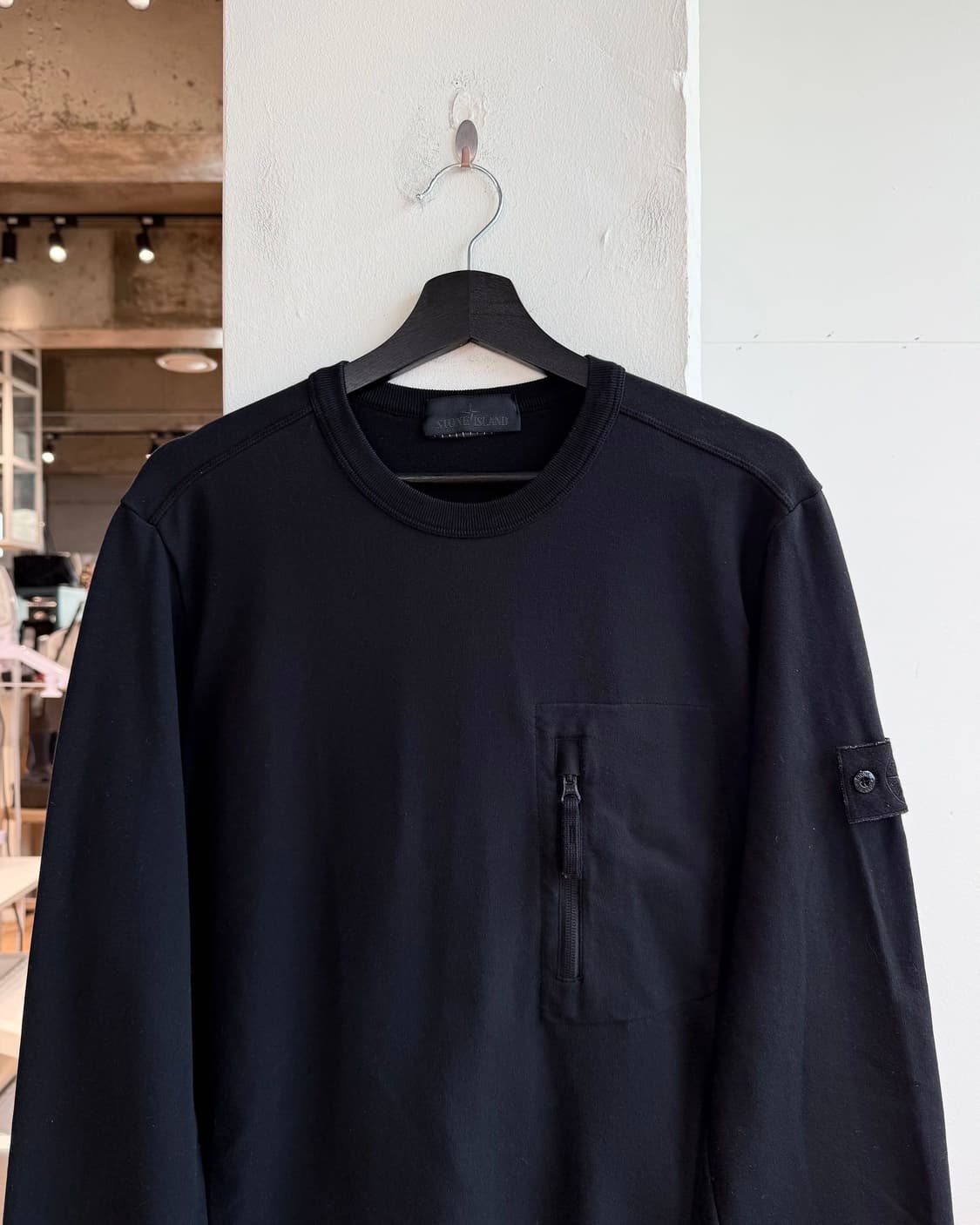 스톤아일랜드 블랙 고스트피스 롱슬리브 맨투맨 상품이미지3