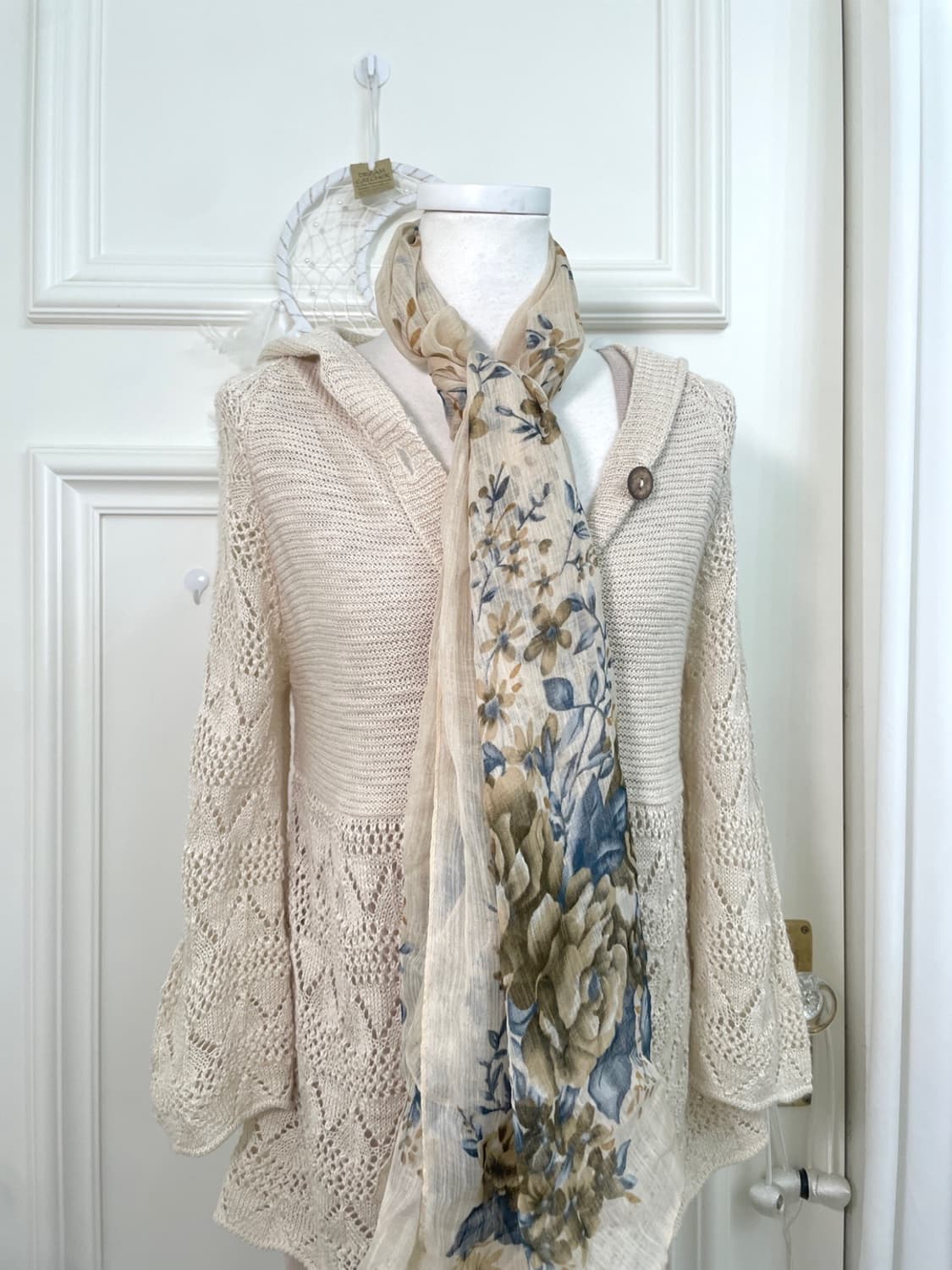 beige blue flower chiffon scarf 상품이미지1