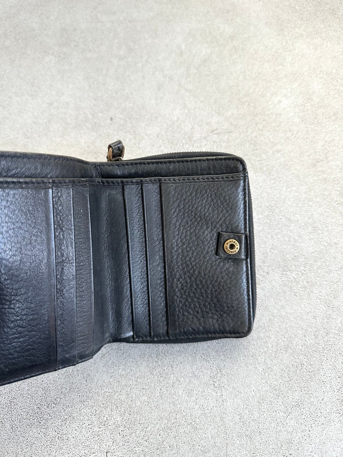 셀린느 트리옹프 레더 지갑 상품이미지6