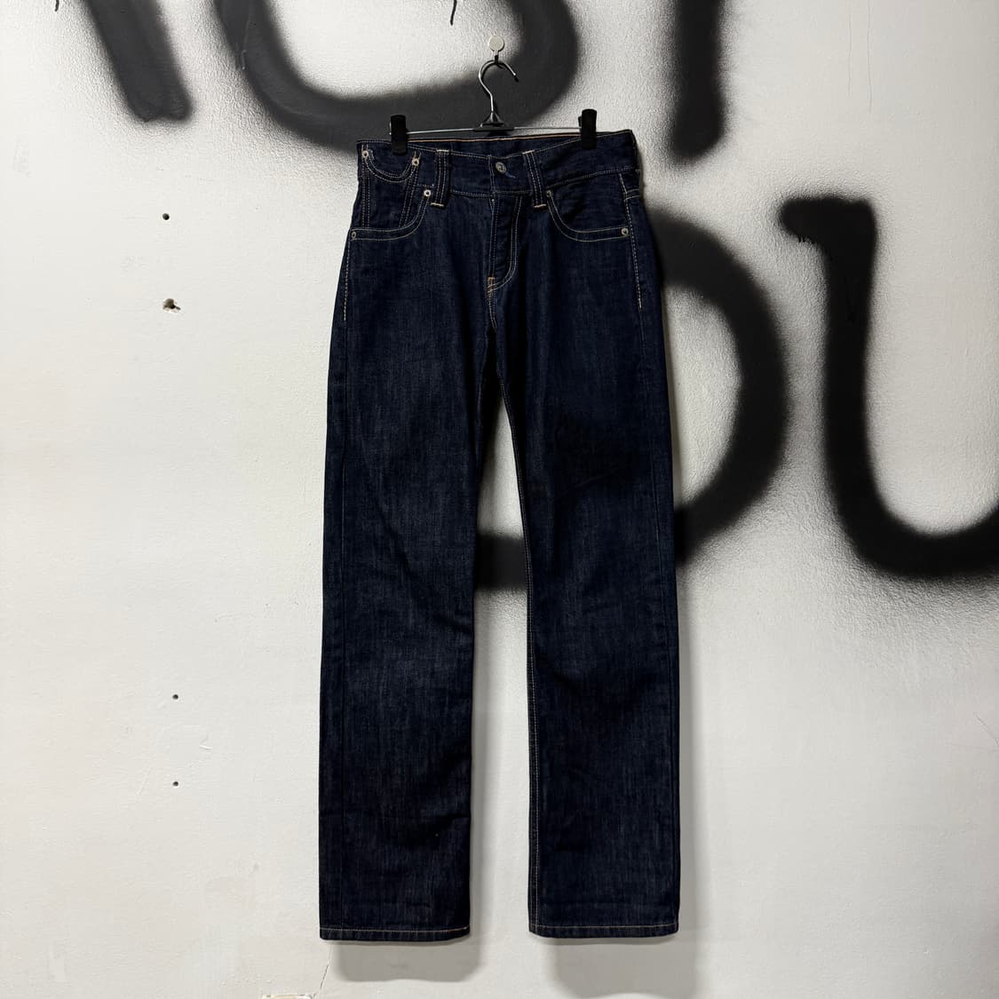 리바이스 레더탭 백 로고 523 스트레이트 핏 생지 데님 팬츠 상품이미지1