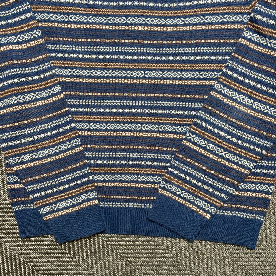 Joseph&Lyman 패턴 브이넥 니트(L) 상품이미지4