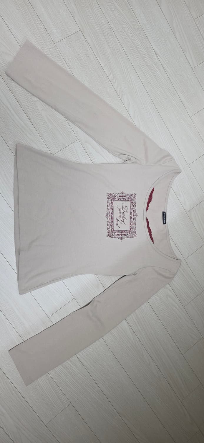 달링유어배드 레이스 프레임 티셔츠 베이지 상품이미지2