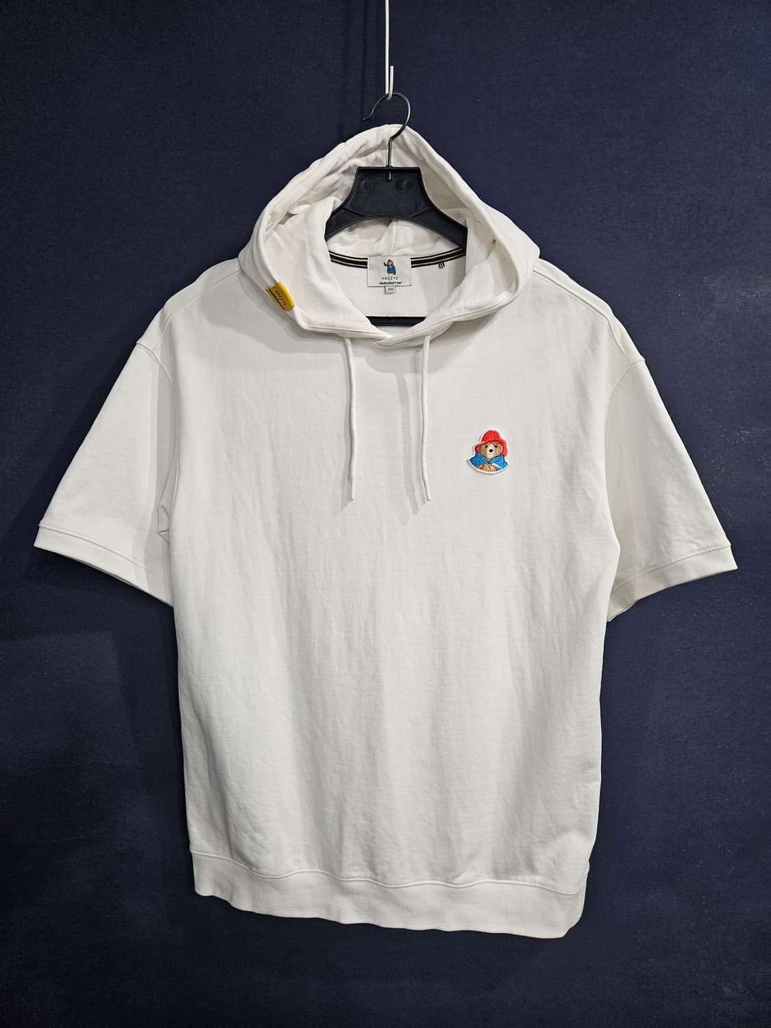 헤지스 화이트 남성 세미오버핏 100 반팔 후드티  상품이미지1