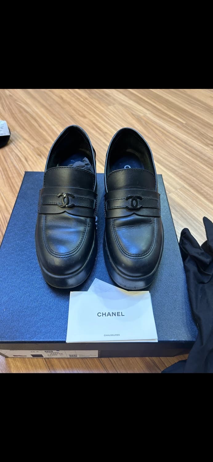 샤넬 블랙 카프스킨 로퍼 상품이미지1