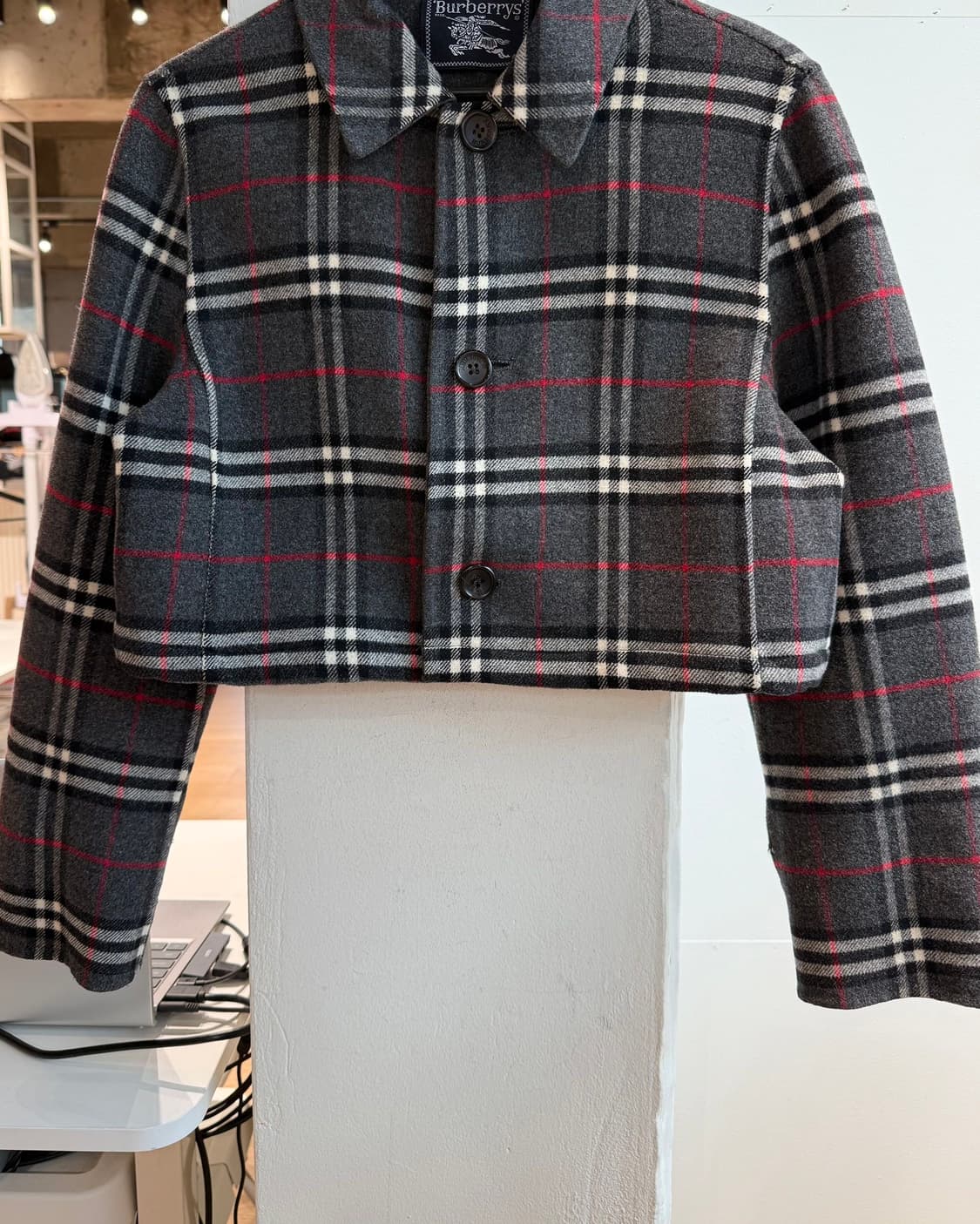 버버리 그레이 노바체크 크롭 자켓  상품이미지6