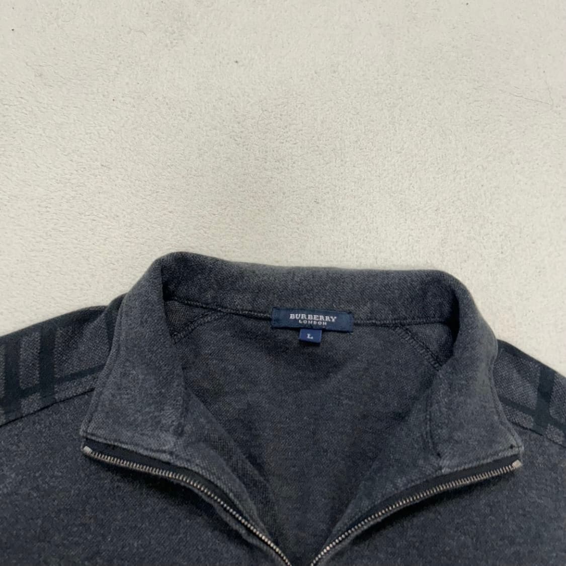 Burberry charcoal half zip-up knit 상품이미지6