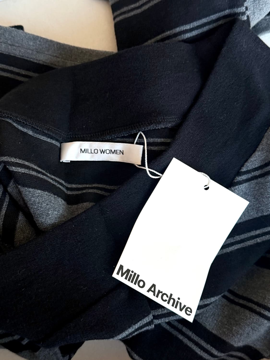 MILLO WOMEN 스트라이프 오프숄더 티셔츠 상품이미지4