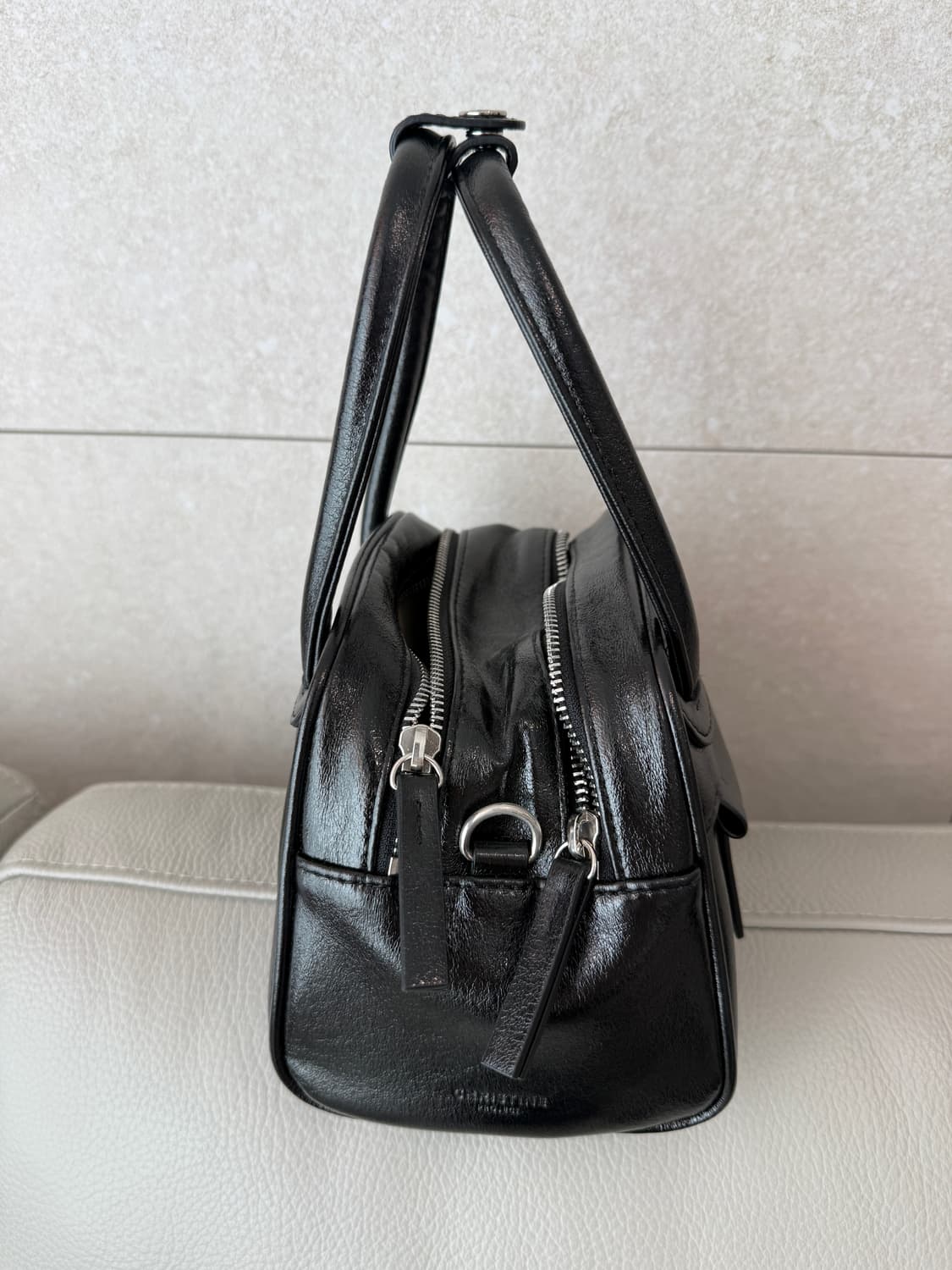 미사용 새상품 / 미니백 / 투지퍼 수납 / 은은한 블랙 상품이미지4