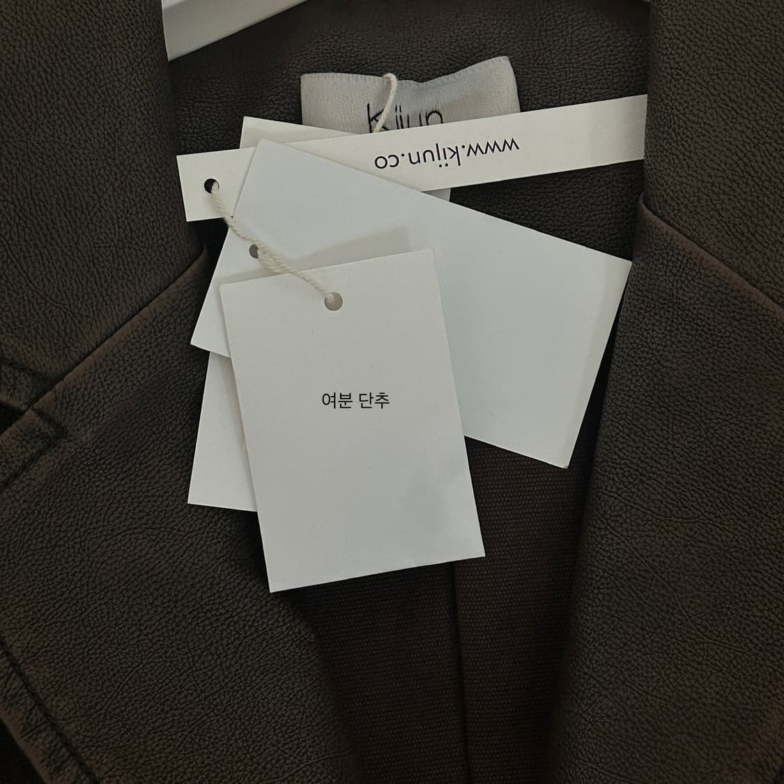 기준) Faux-Leather Stitched Blazer 상품이미지2