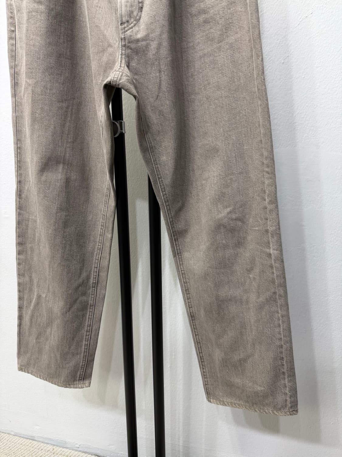 정품) 타임옴므 한섬 23ss 테이퍼드핏 데님 팬츠 88(36) 상품이미지3