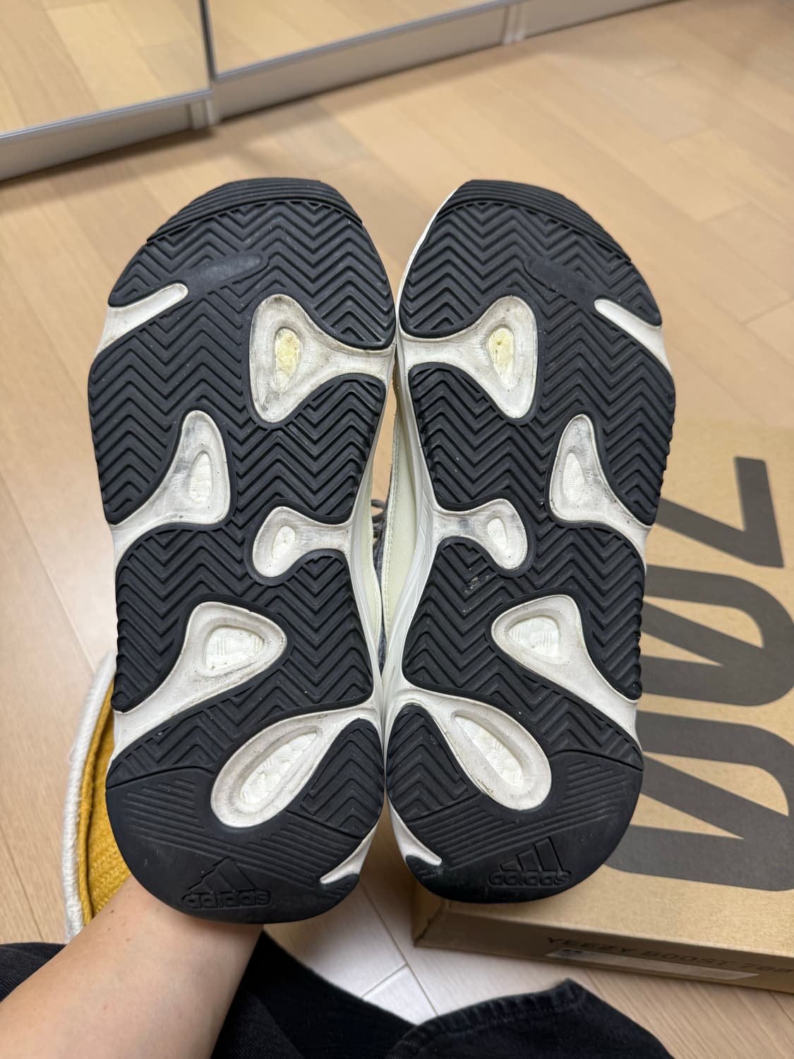 이지 부스트 700 V2 스태틱 상품이미지8