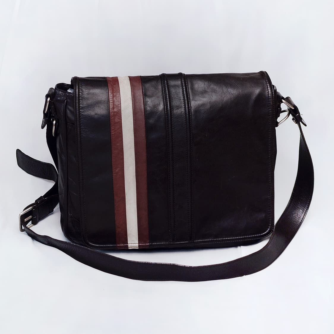 발리 (BALLY) 에도아르도 풀그레인 베지터블 레더 메신저백 상품이미지1