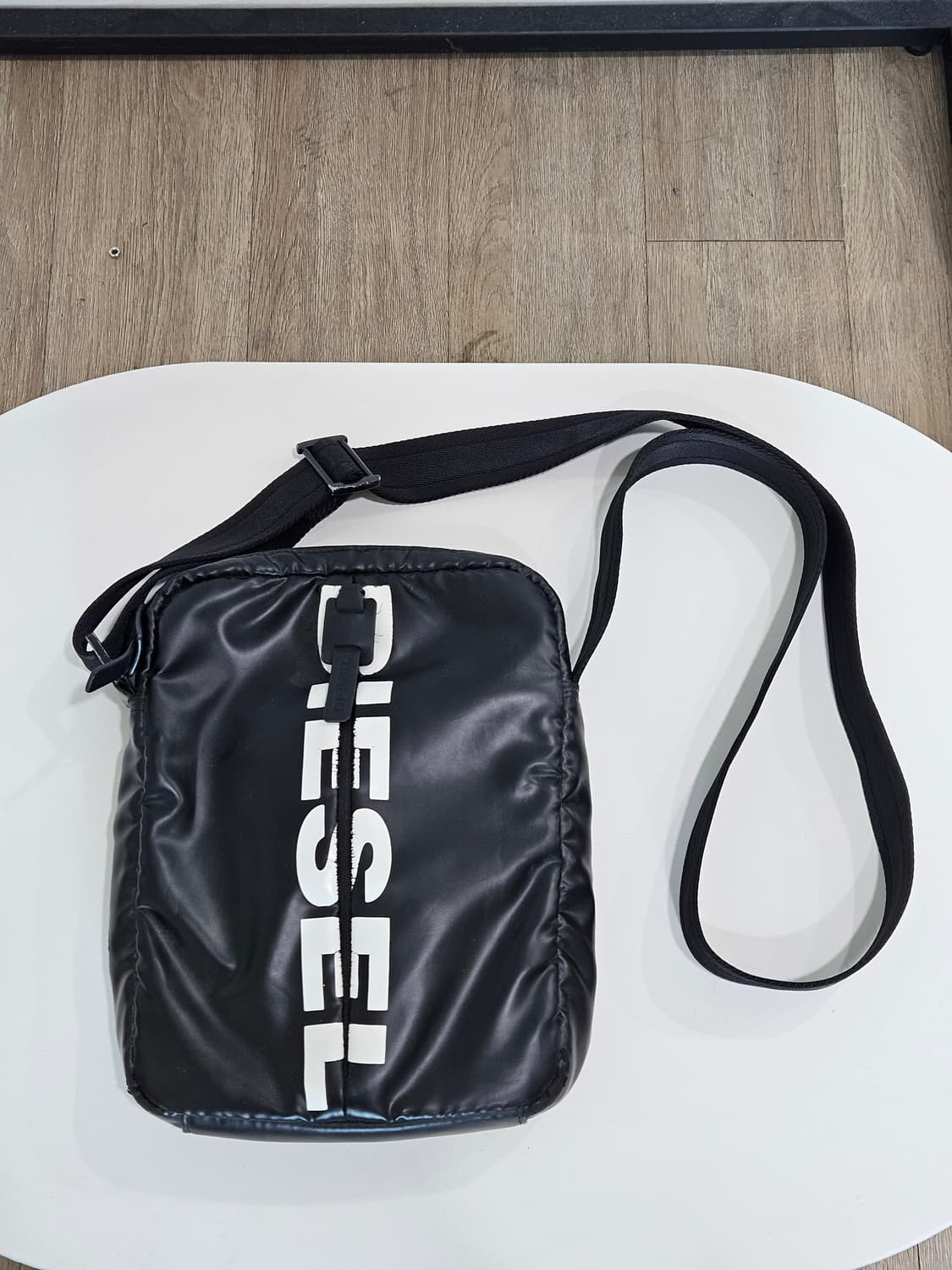 디젤 블랙 크로스백 상품이미지1