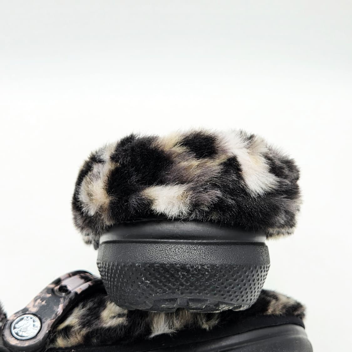  크록스 클래식 퍼 슈어 클로그 블랙 멀티 (M5 W7)  상품이미지2