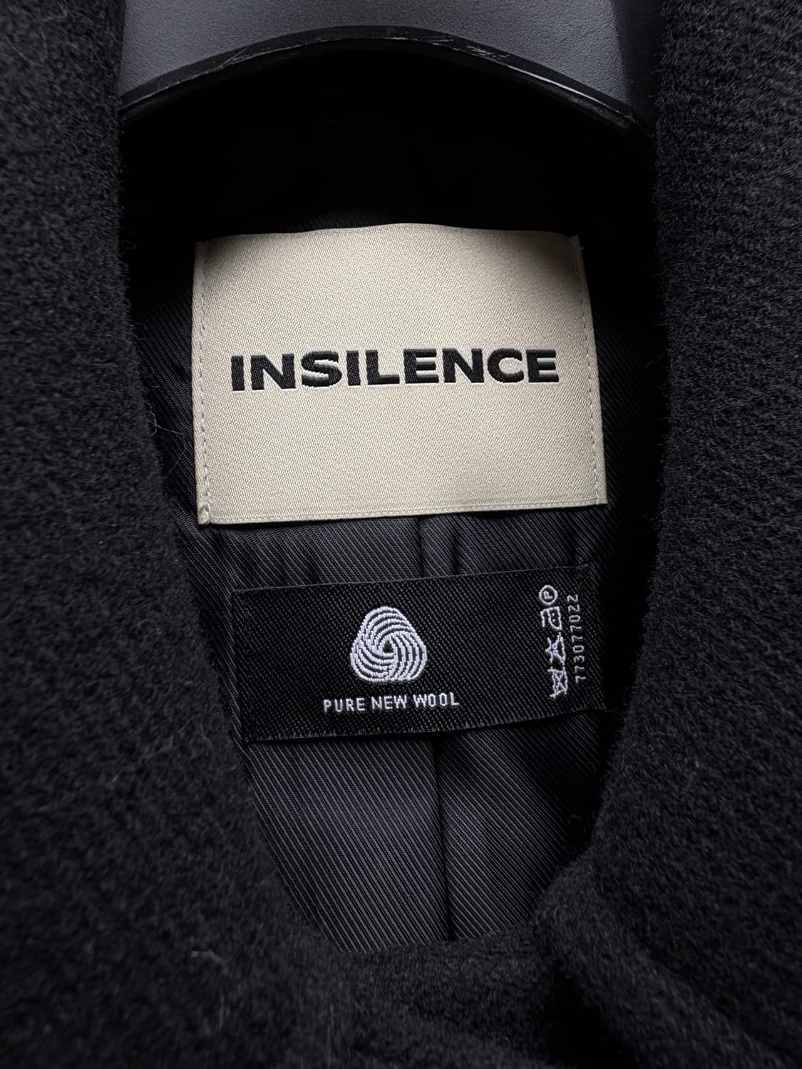 (새상품) 인사일런스 울 블랙 자켓  상품이미지4