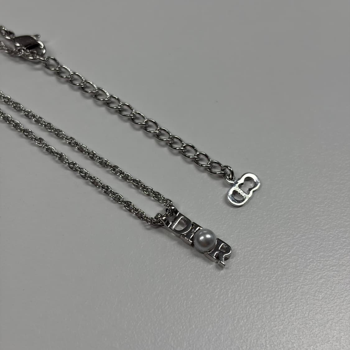 디올 이니셜 진주 목걸이 상품이미지9