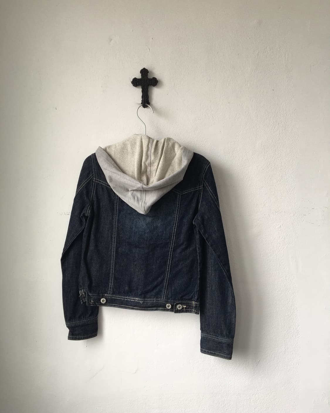 Hood layered stitch point denim jacket 상품이미지3