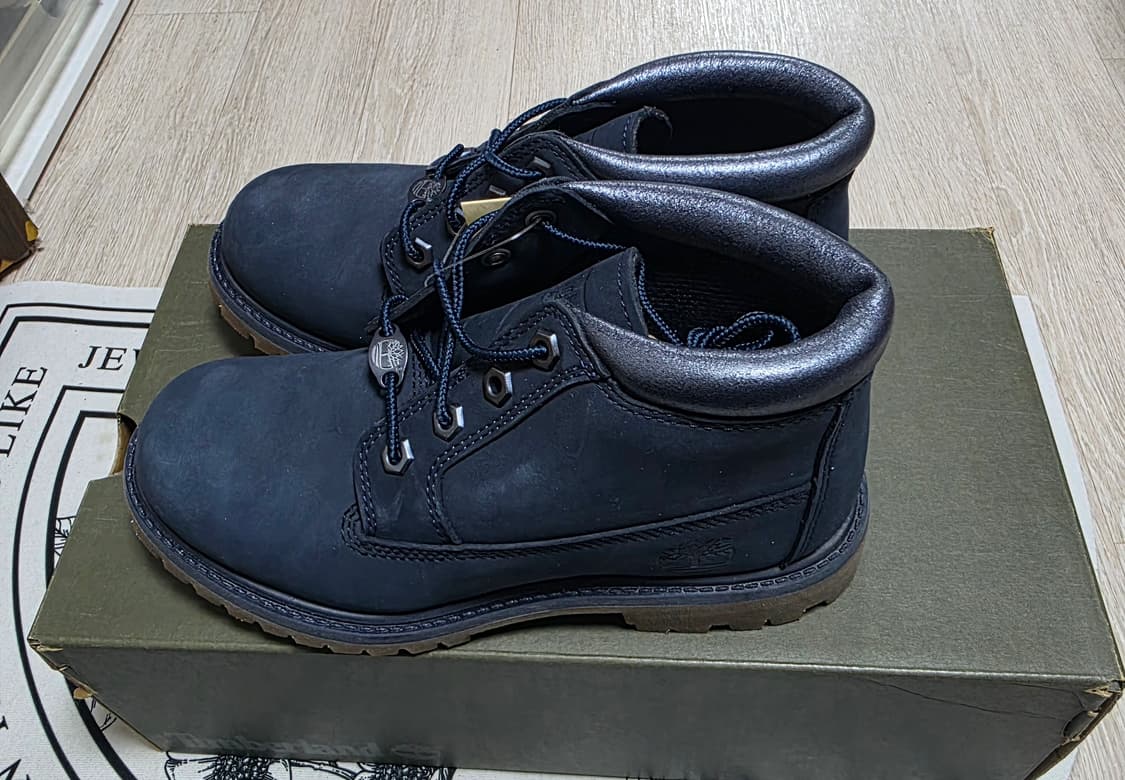 팀버랜드 여성 처카부츠 네이비(220~225) 상품이미지4