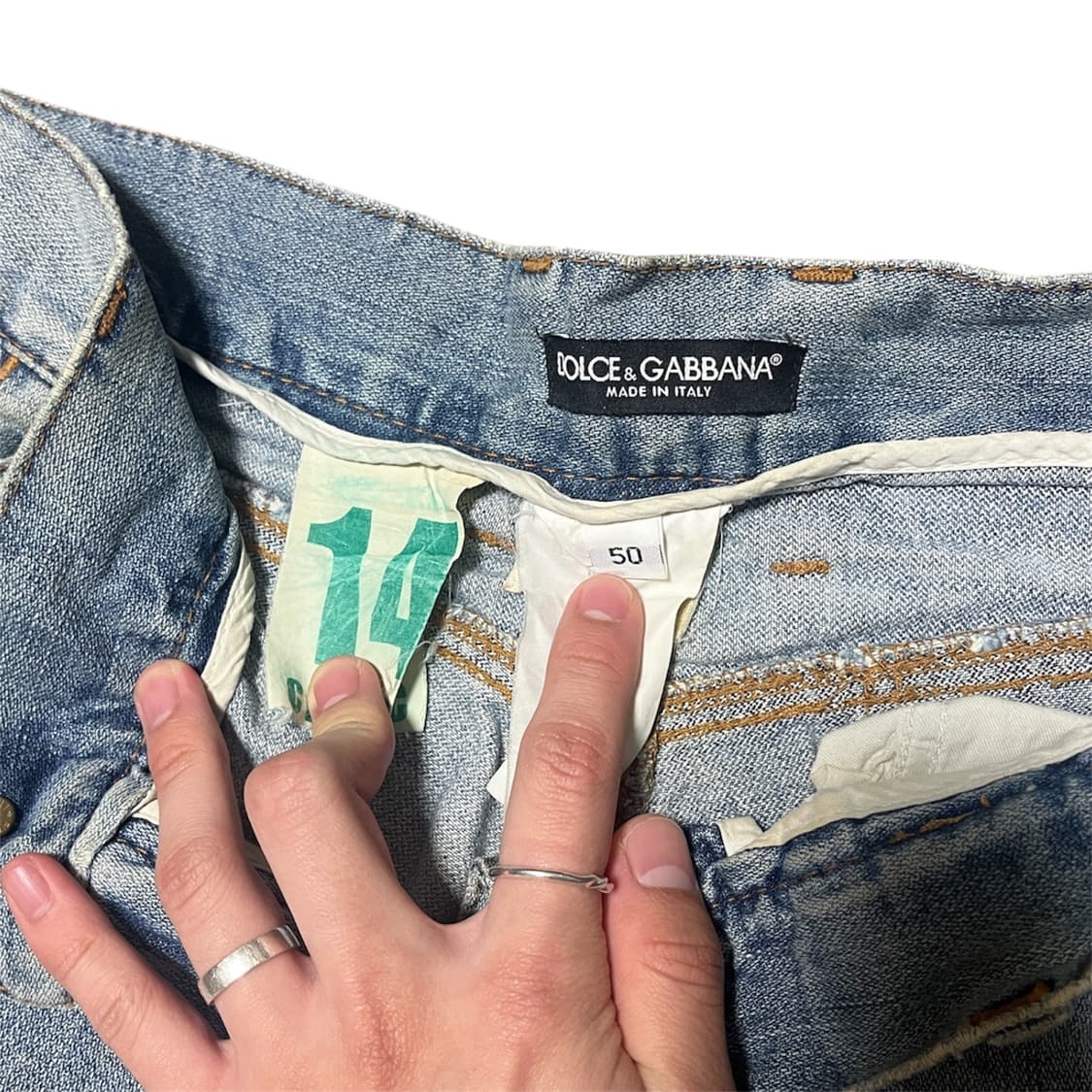 돌체 앤 가바나 [14 Classic] 메탈 플레이트 데님 연청 상품이미지4